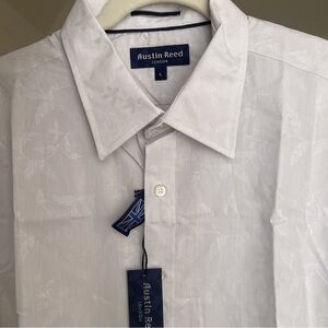 Austin Reed grey floral embossed short sleeve button down shirt large